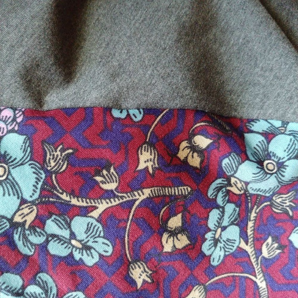 Lularoe Randy - Picture 3 of 5